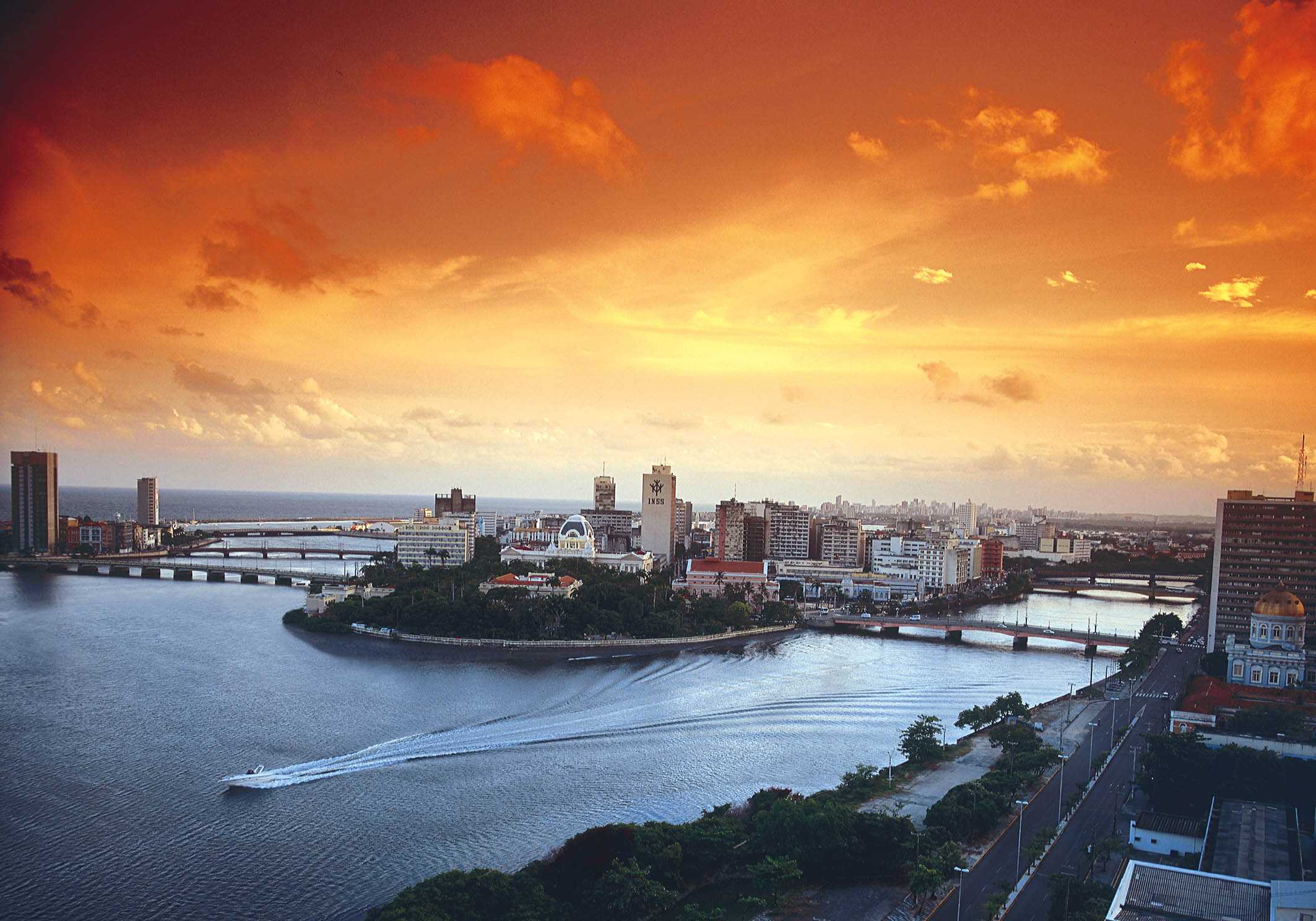 http://www.cin.ufpe.br/%7Epsse/2007/images/Foto_Recife.jpg