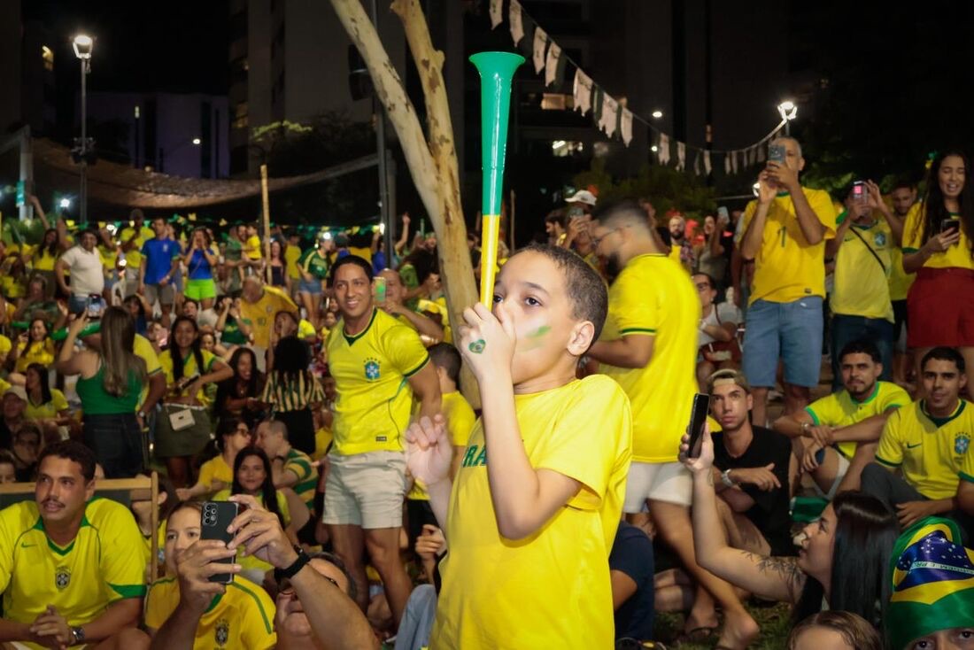 Imagem que abre a reportagem da Folha de Pernambuco: a tela do bolão com o ranking das IAs