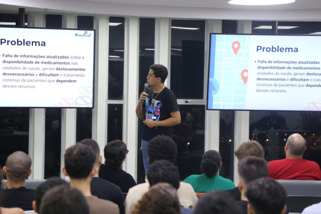 Estudante apresenta projeto em demo da Residência Tecnológica (foto: Jornal Digital, 20/01/2026)